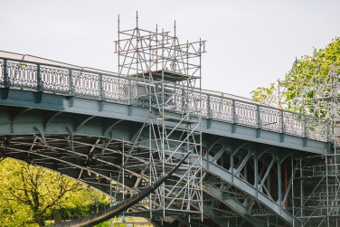 Žvėryno tilto atjauninimas: sklandus remontas su modulinių pastolių pagalba